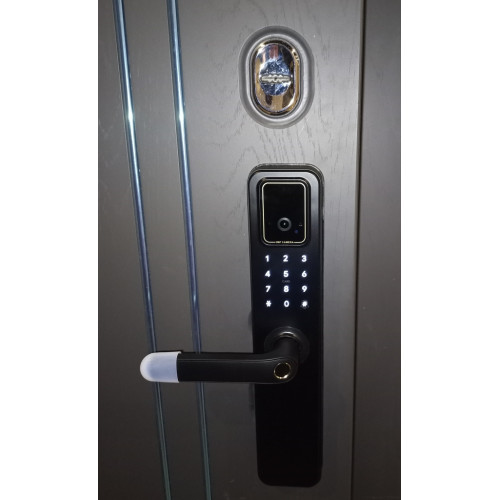 Электронный замок с камерой и TTLock для аренды недвижимости в Сочи